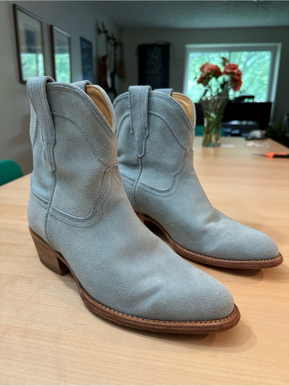 Tecovas “The Lucy” Light Blue Suede Cowboy Boots Size 8B